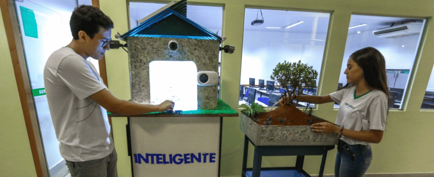 Casa inteligente, criada por alunos do SENAI, é finalista em prêmio